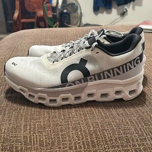 Cloud Monster running shoes size 10.5
